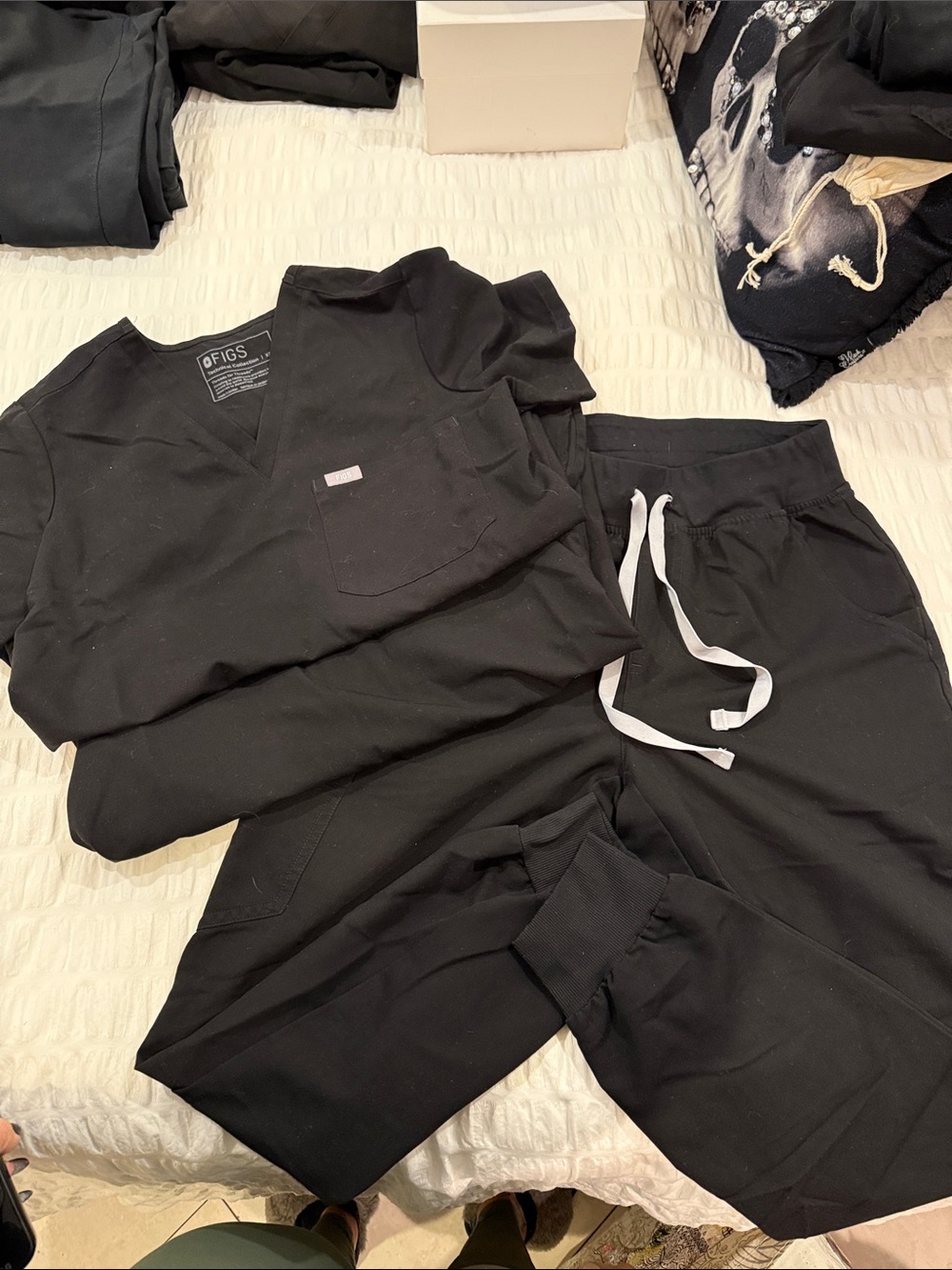 Figs women Black V-Neck Top and Drawstring jogger Pants